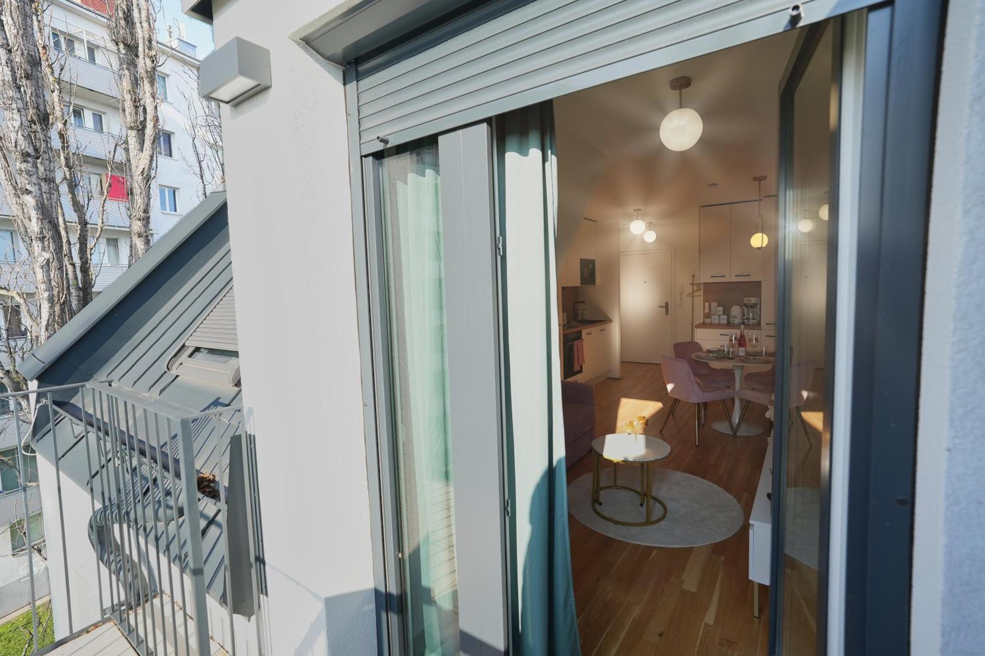 Apartment Stay In Style At Carl'S Design Residences - Modern Design Meets Green Comfort L Parking & Perfect Connection To City Center *