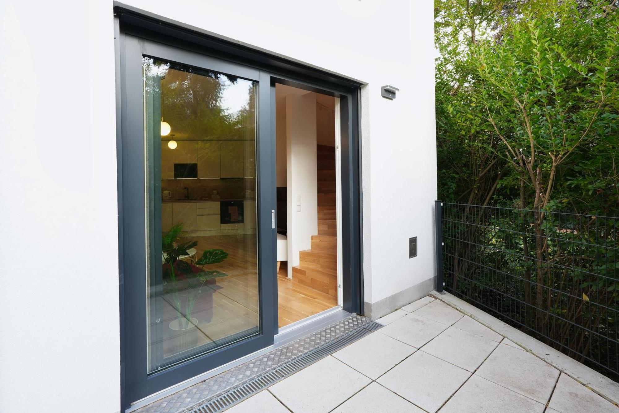 Stay In Style At Carl'S Design Residences - Modern Design Meets Green Comfort L Parking & Perfect Connection To City Center Wien
