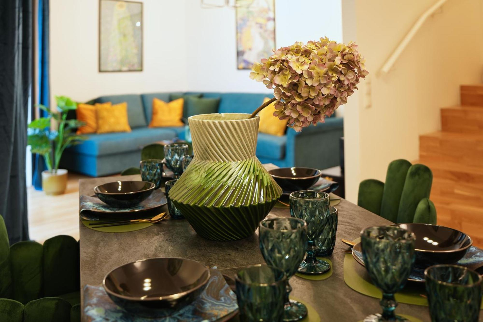 Apartment Stay In Style At Carl'S Design Residences - Modern Design Meets Green Comfort L Parking & Perfect Connection To City Center *