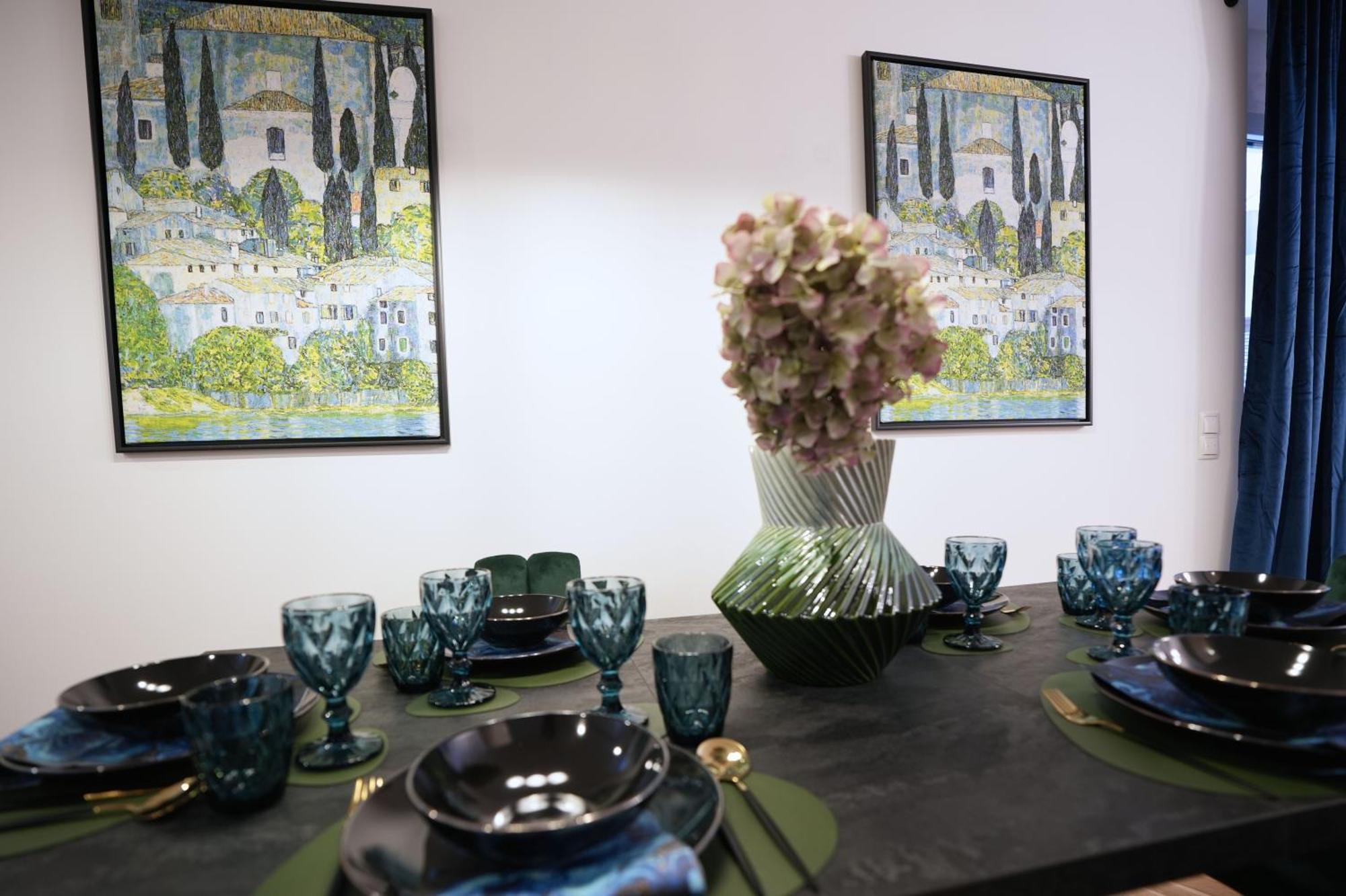 Apartment Stay In Style At Carl'S Design Residences - Modern Design Meets Green Comfort L Parking & Perfect Connection To City Center *