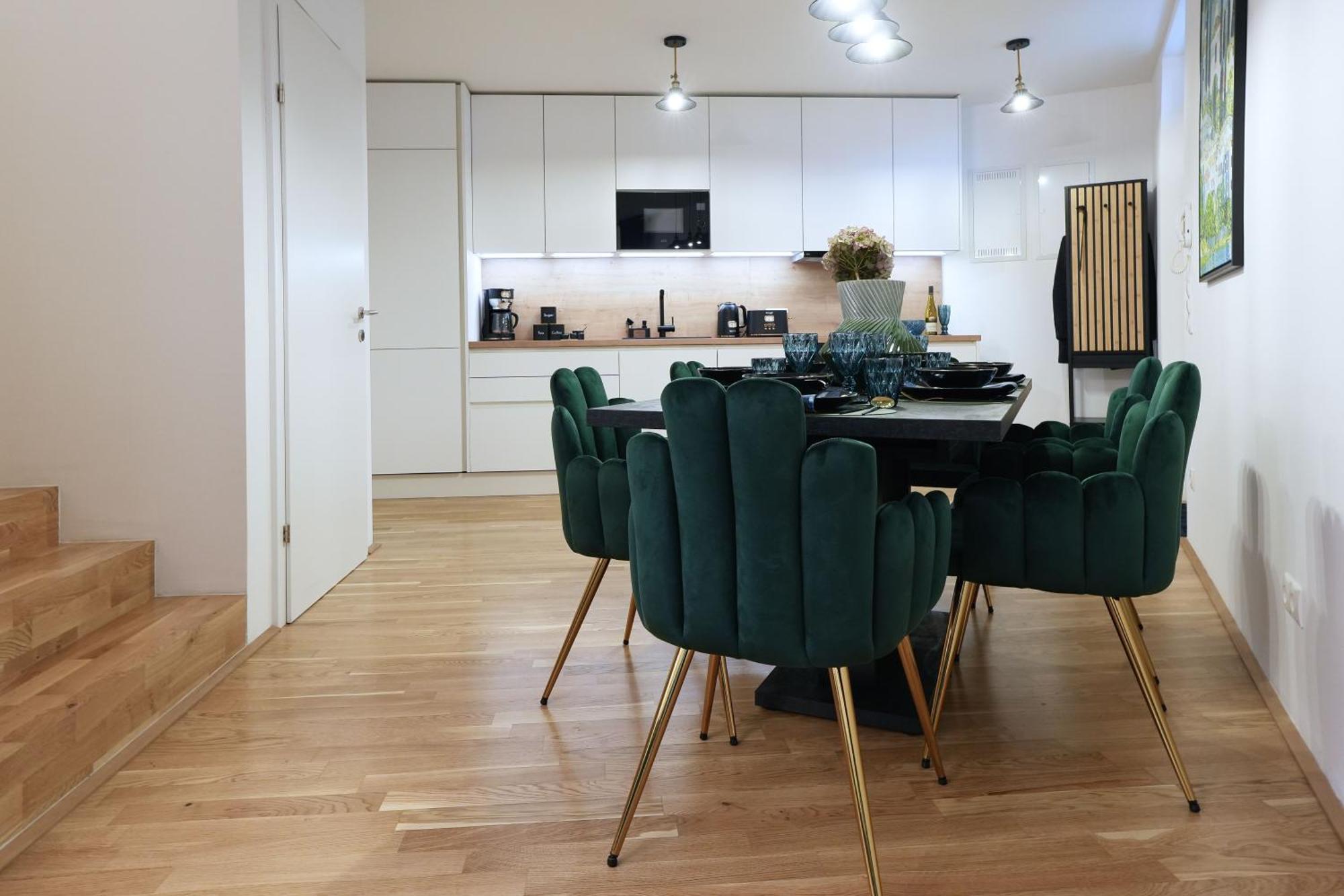 Apartment Stay In Style At Carl'S Design Residences - Modern Design Meets Green Comfort L Parking & Perfect Connection To City Center